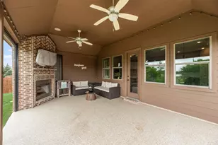2112 Benjamin Creek Dr, Little Elm, TX 75068 - Photo 9