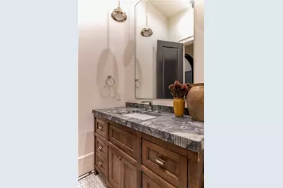 4405 Wildwood, Dallas, TX 75209 - Photo 11