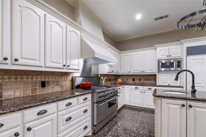 215 Bent Creek Court, Southlake, TX 76092 - Photo 15