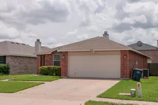 3833 Foxhound Ln, Fort Worth, TX 76123 - Photo 3