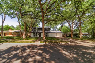 426 Little John Dr, Irving, TX 75061 - Photo 3