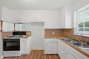1703 W Elm St, Denison, TX 75020 - Photo 9