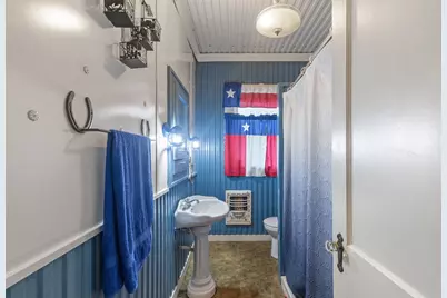 419 W Main Street, Pecan Gap, TX 75469 - Photo 15