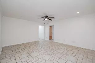 2708 Tallow St, Alvin, TX 77511 - Photo 9