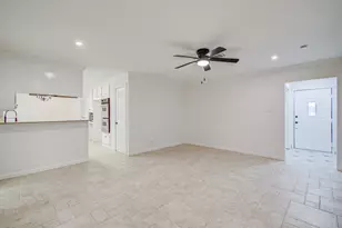 2708 Tallow St, Alvin, TX 77511 - Photo 7