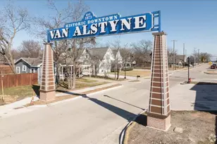 754 N Main Dr, Van Alstyne, TX 75495 - Photo 3