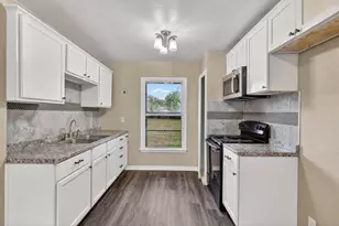 1900 SE 19th St, Mineral Wells, TX 76067 - Photo 3