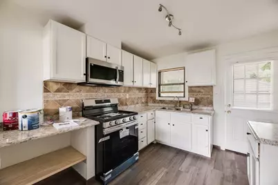 523 35th Street, Grand Prairie, TX 75050 - Photo 9