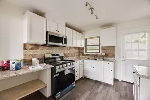 523 35th St, Grand Prairie, TX 75050 - Photo 9