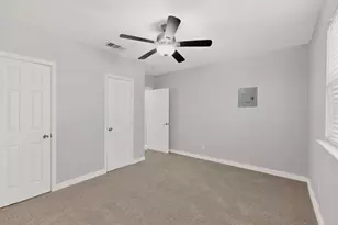907 Ogden Ave, Cockrell Hill, TX 75211 - Photo 19