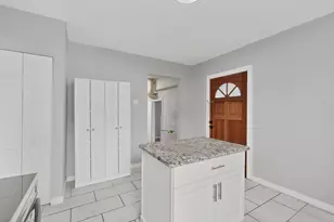 907 Ogden Ave, Cockrell Hill, TX 75211 - Photo 15