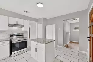 907 Ogden Ave, Cockrell Hill, TX 75211 - Photo 13
