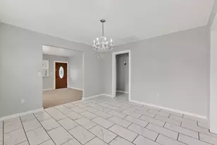 907 Ogden Ave, Cockrell Hill, TX 75211 - Photo 7