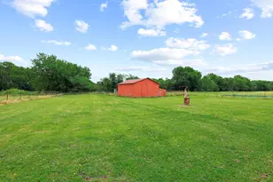 323 Co Rd 3804, Wolfe City, TX 75496 - Photo 25
