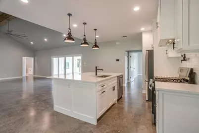 13901 County Road 102, Grandview, TX 76050 - Photo 9