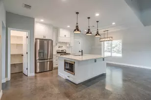 13901 County Rd 102, Grandview, TX 76050 - Photo 9