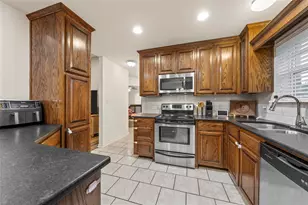 109 Ruby Cir, Hewitt, TX 76643 - Photo 5