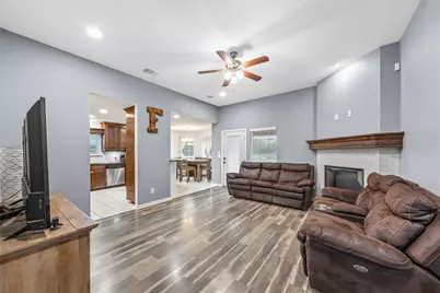 109 Ruby Circle, Hewitt, TX 76643 - Photo 3