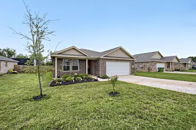 420 Jameson Street, Springtown, TX 76082 - Photo 3