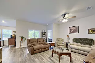 420 Jameson St, Springtown, TX 76082 - Photo 5