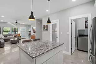 512 W Locust St, Whitewright, TX 75491 - Photo 7