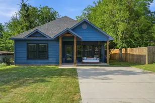 512 W Locust St, Whitewright, TX 75491 - Photo 1
