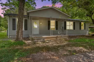 1477 W Austin St, Paris, TX 75460 - Photo 1