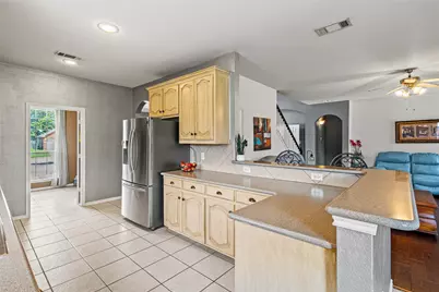 2715 Forest Lake Drive, Grand Prairie, TX 75052 - Photo 9