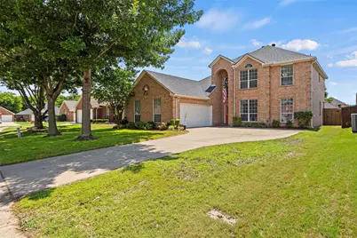 2715 Forest Lake Drive, Grand Prairie, TX 75052 - Photo 3