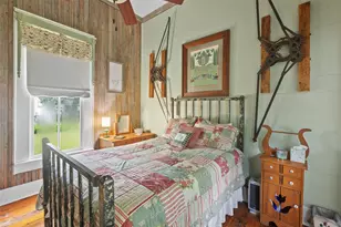 303 Market St W, Honey Grove, TX 75446 - Photo 35