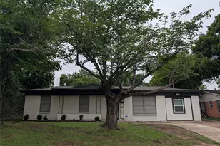 105 Dupont Cir, Fort Worth, TX 76134 - Photo 1