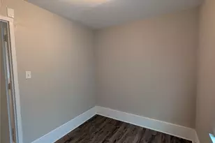 105 Dupont Cir, Fort Worth, TX 76134 - Photo 13