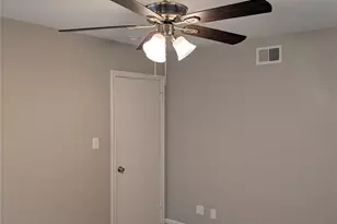 105 Dupont Cir, Fort Worth, TX 76134 - Photo 19