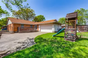 9610 Livenshire Dr, Dallas, TX 75238 - Photo 25