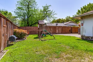 9610 Livenshire Dr, Dallas, TX 75238 - Photo 23