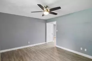 801 Broadway Ave, Euless, TX 76040 - Photo 3