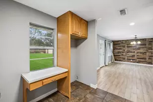 801 Broadway Ave, Euless, TX 76040 - Photo 13