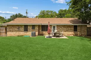 801 Broadway Ave, Euless, TX 76040 - Photo 23