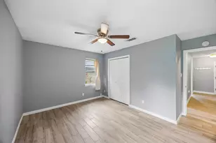 801 Broadway Ave, Euless, TX 76040 - Photo 17