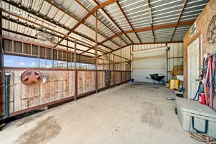 560 Meadow Ln, Crawford, TX 76638 - Photo 9
