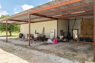 560 Meadow Ln, Crawford, TX 76638 - Photo 13