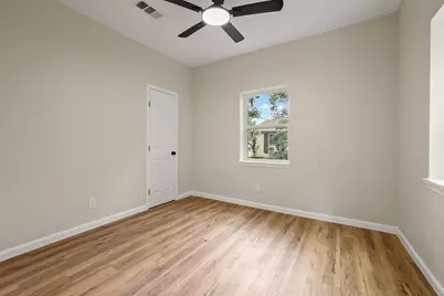 207 Pecan Street, Whitesboro, TX 76273 - Photo 17