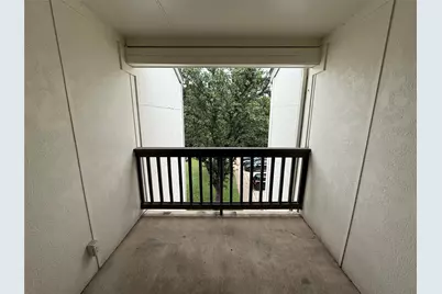 230 E 5th Street #303, Dallas, TX 75203 - Photo 13