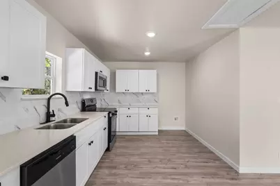 4318 Jamaica Street, Dallas, TX 75210 - Photo 15
