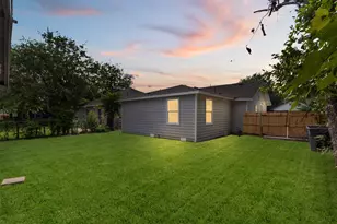 4318 Jamaica St, Dallas, TX 75210 - Photo 31