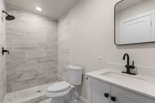 4318 Jamaica St, Dallas, TX 75210 - Photo 17