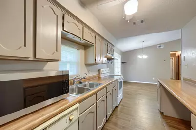 5901 Guildwood Drive, Arlington, TX 76017 - Photo 11