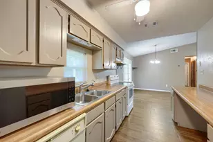 5901 Guildwood Dr, Arlington, TX 76017 - Photo 11