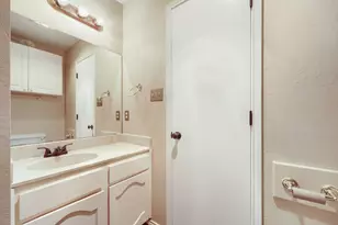 5901 Guildwood Dr, Arlington, TX 76017 - Photo 23