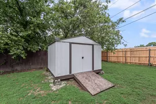 4913 Calmont Ave, Fort Worth, TX 76107 - Photo 17